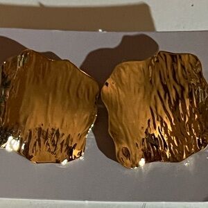 Avon Gold Rippled Earrings